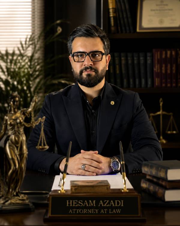 حسام آزادی — وکیل پایه یک دادگستری